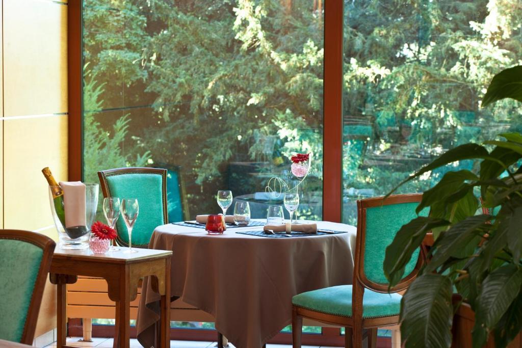 Logis Hostellerie La Chaumiere Arsonval Exterior photo
