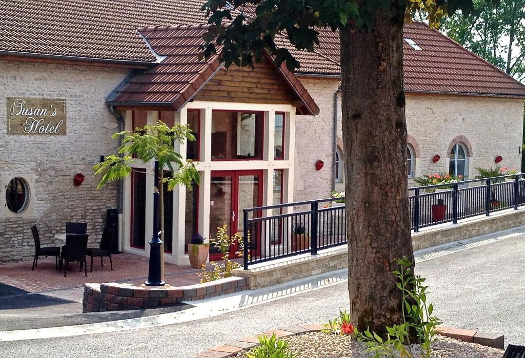 Logis Hostellerie La Chaumiere Arsonval Exterior photo