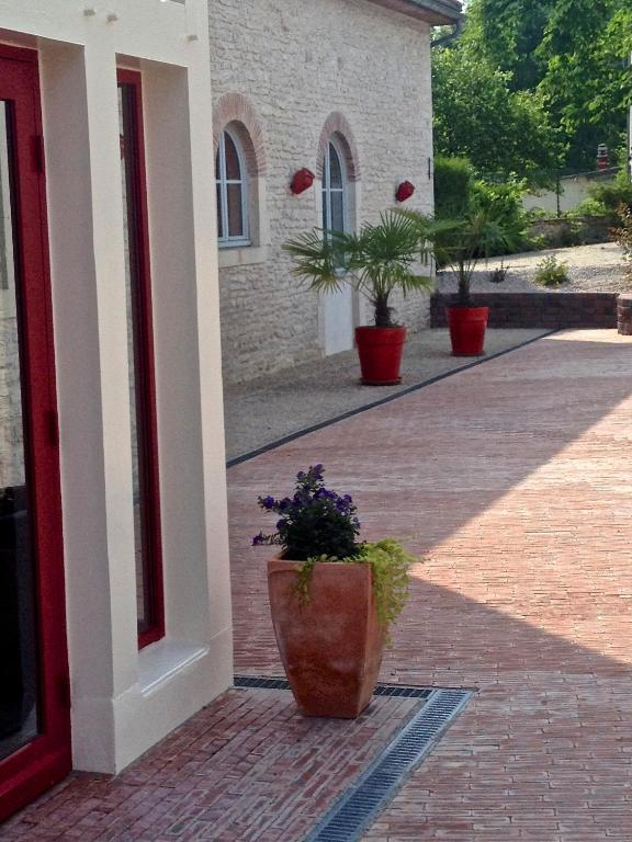 Logis Hostellerie La Chaumiere Arsonval Exterior photo